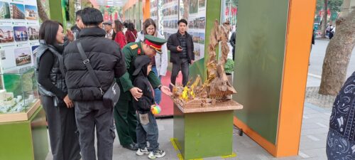 Exposición por 80 años de fundación del Ejército Popular de Vietnam