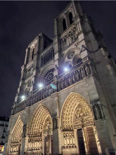 Catedral de Notre Dame de París reabre sus puertas