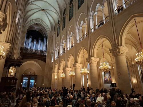 Catedral de Notre Dame de París reabre sus puertas